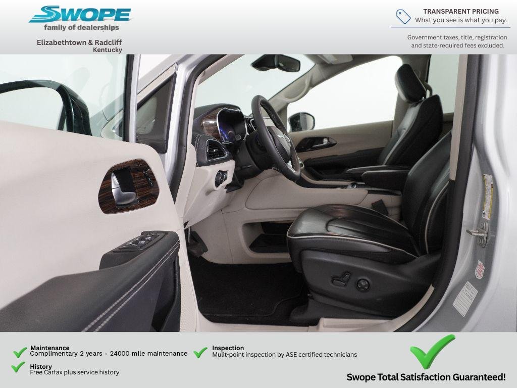 Used 2024 Silver Mist Clearcoat Chrysler Limited image 13
