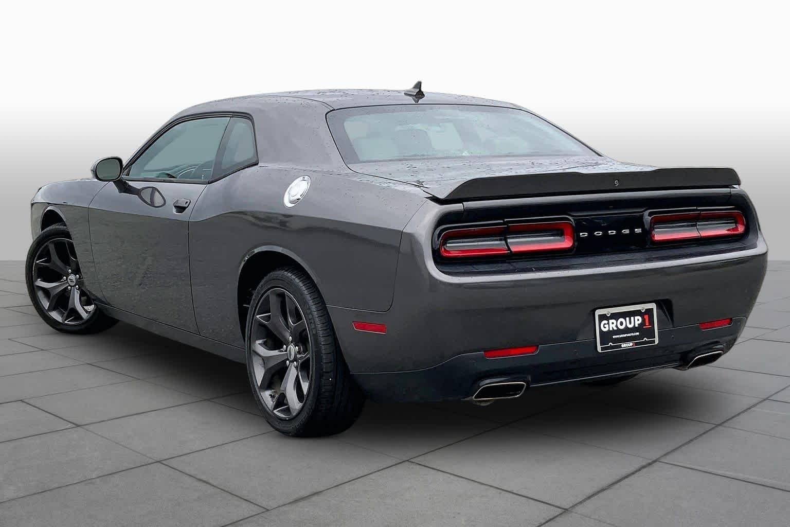 Used 2018 Granite Pearlcoat Dodge SXT Plus image 11