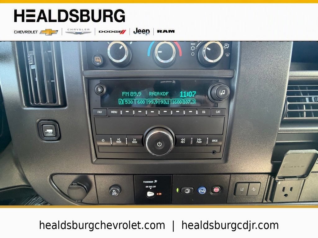 2025 Chevrolet Express Passenger LT - Photo 22