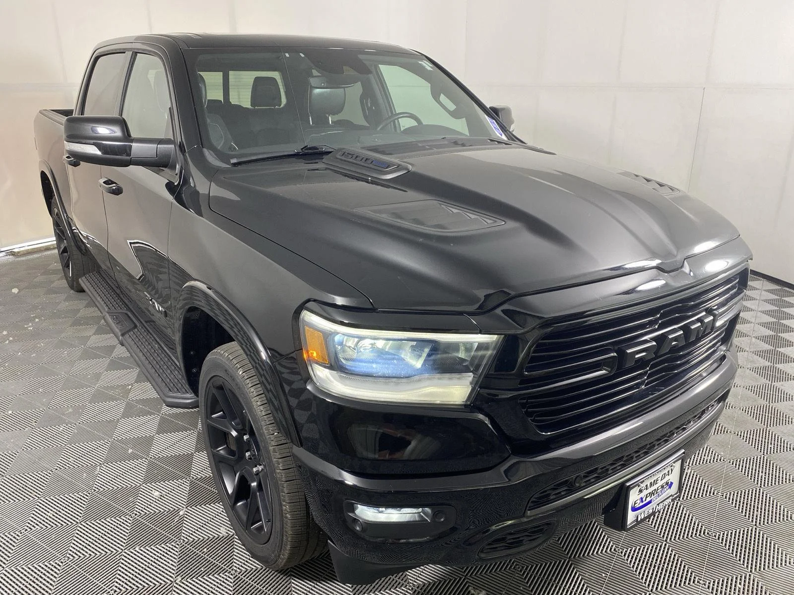 Used 2021 Diamond Black Crystal Pearlcoat Ram Laramie image 18