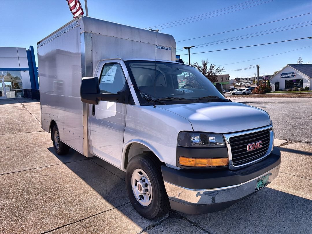 2025 GMC Savana Cutaway