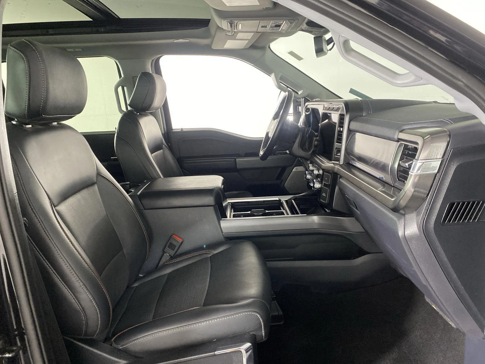 Used 2024 Agate Black Ford LARIAT image 41