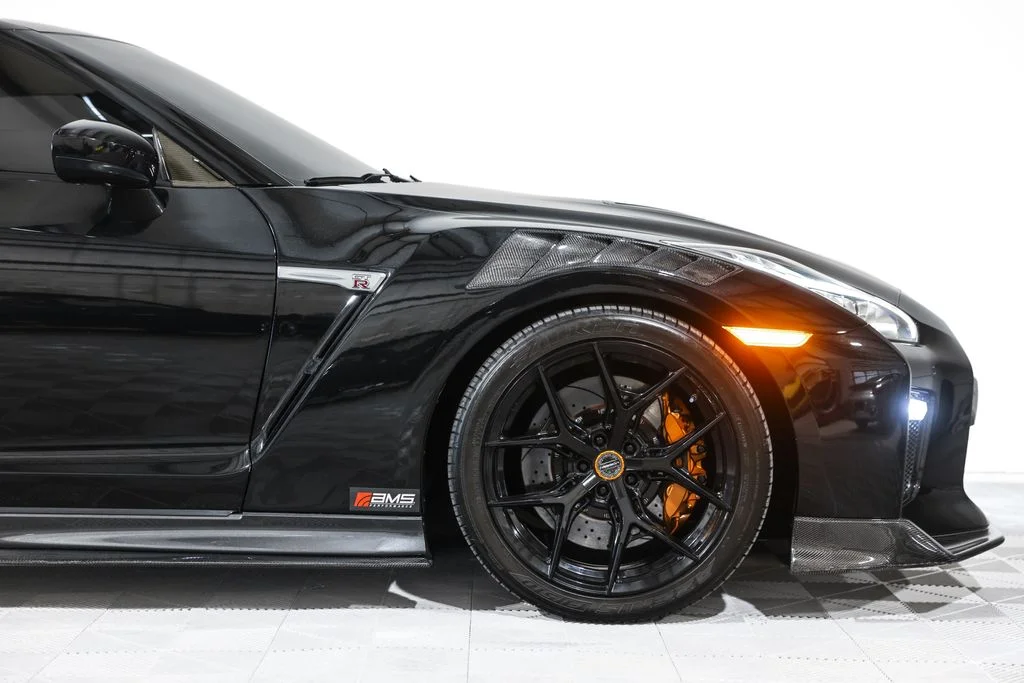 Used 2017 Black Nissan Premium image 3