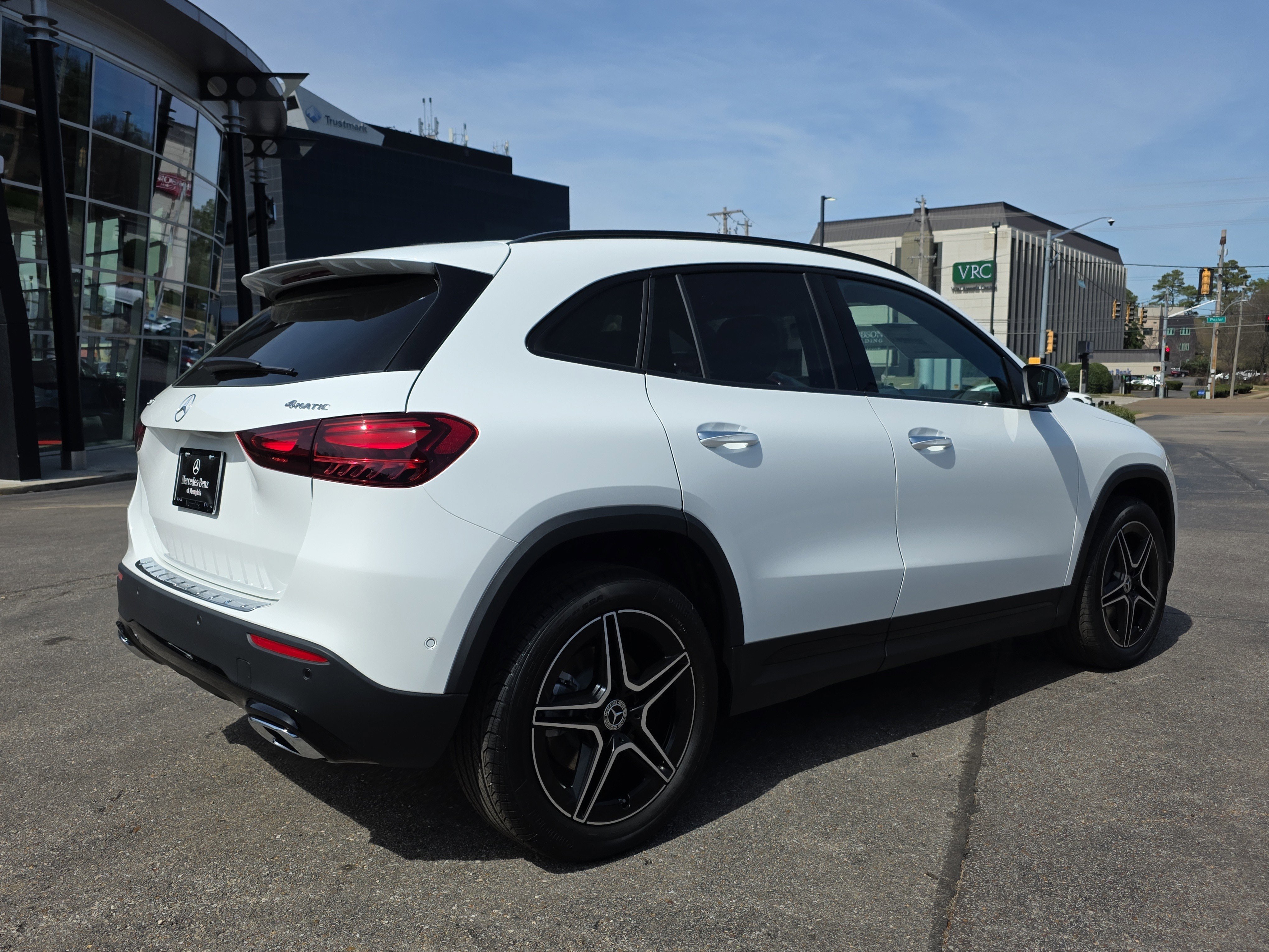 New 2026 Polar White Mercedes-Benz GLA 250 image 34