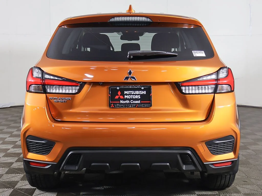 Used 2022  Mitsubishi 2.0 ES image 9
