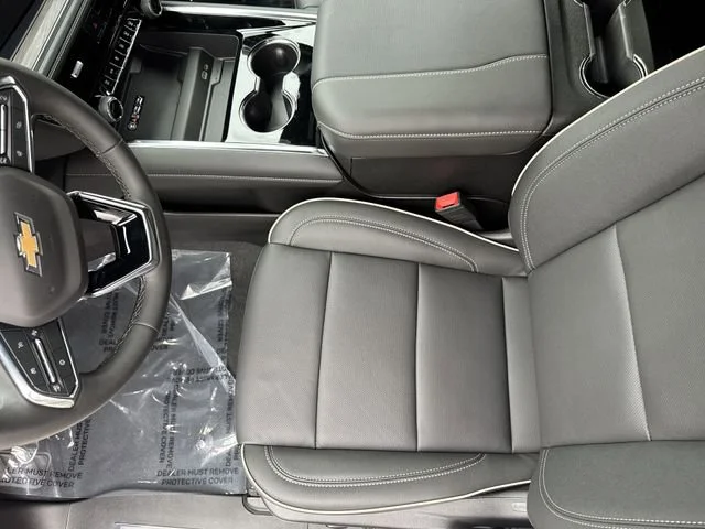 2026 Chevrolet Suburban Premier - Photo 23