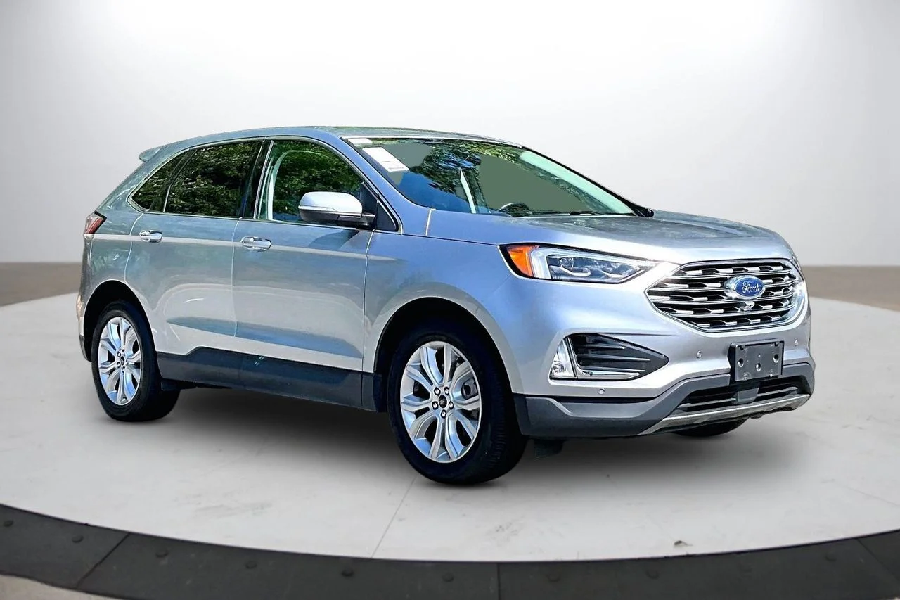 Used 2023 Silver Ford Titanium image 2