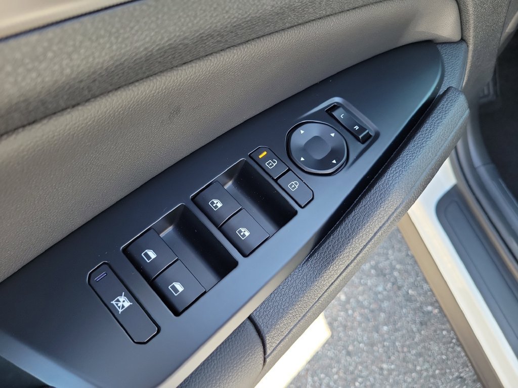 New 2026 Glacial White Pearl Kia EX image 22