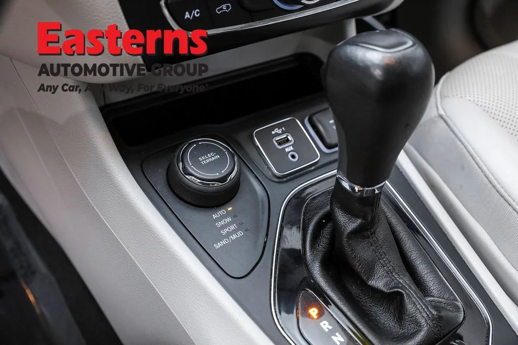 Used 2020 Blue Jeep Limited image 13