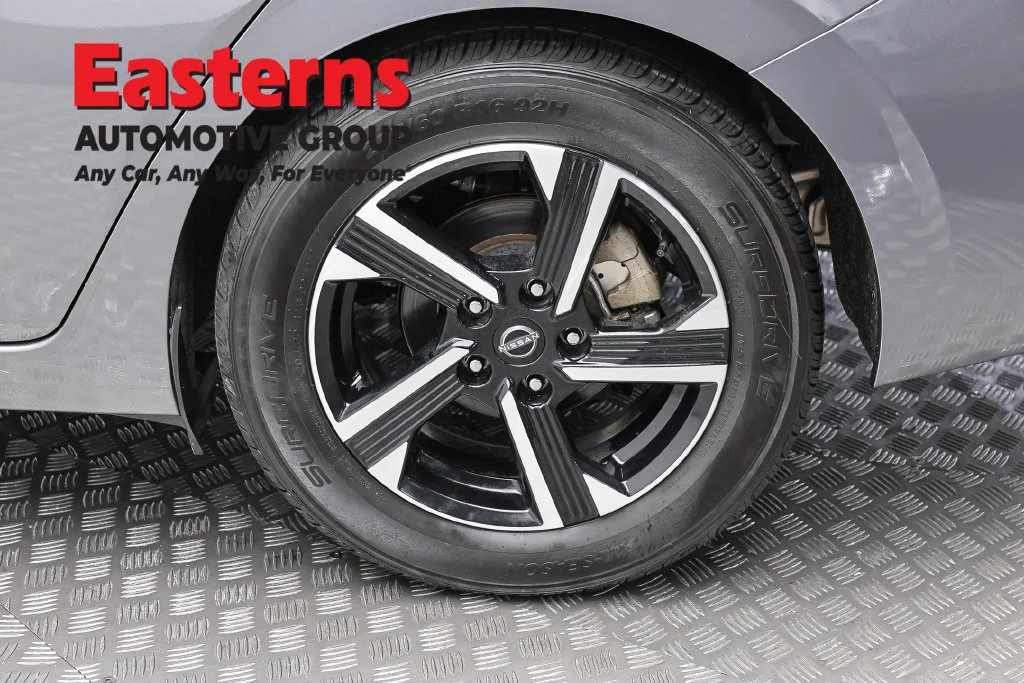 Used 2024 Gray Nissan SV image 8