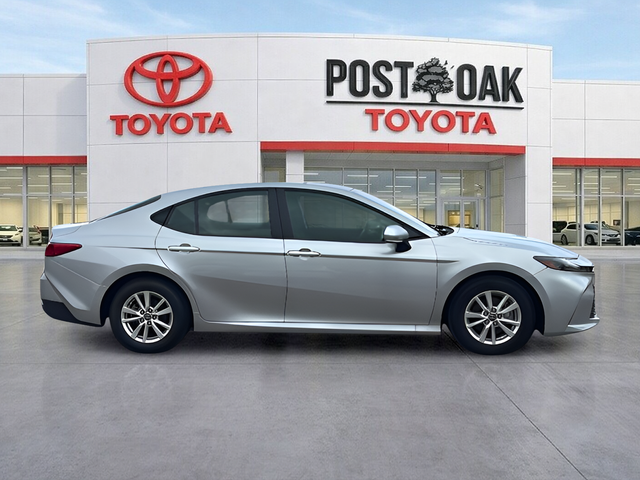 2025 Toyota Camry LE - Photo 8