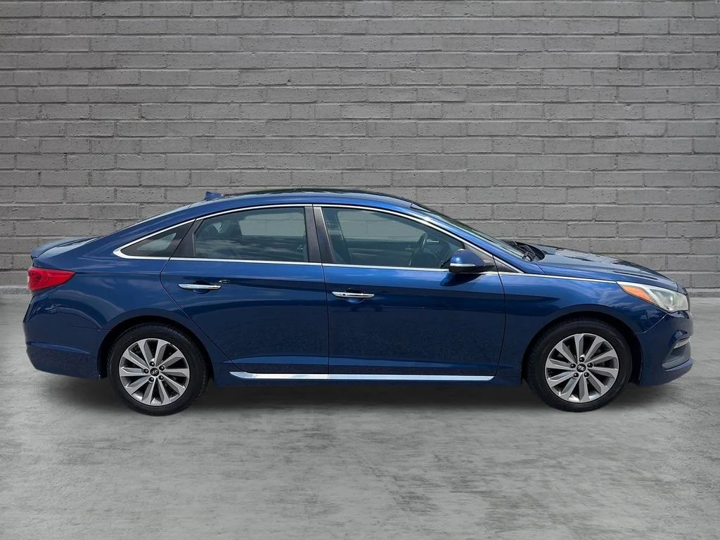 Used 2015 Blue Hyundai Sport image 7