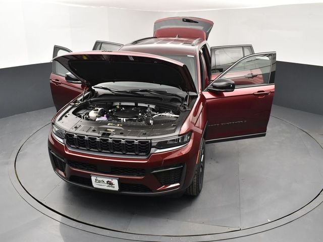 New 2026 Velvet Red Pearl-Coat Exterior Paint Jeep Altitude image 26