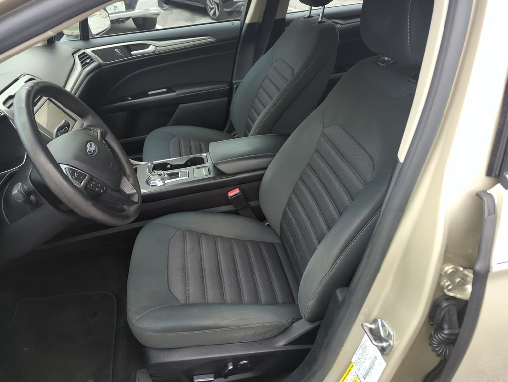 Used 2017 Gold Ford SE image 11