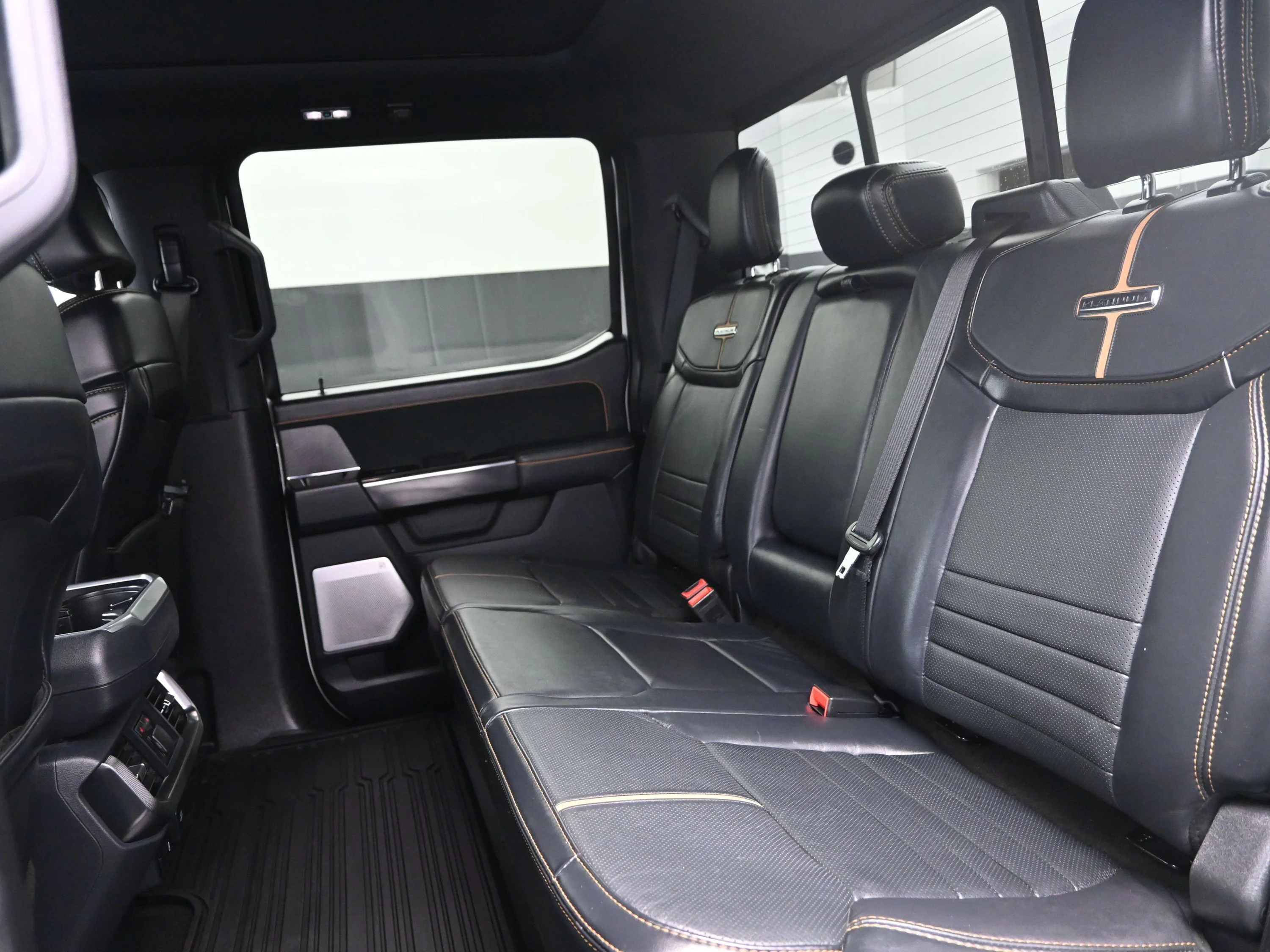2022 Ford F-150 Platinum - Photo 11