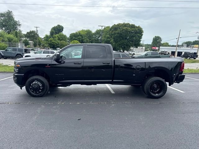 New 2026 Diamond Black Crystal Pearl-Coat Exterior Paint RAM Big Horn image 4