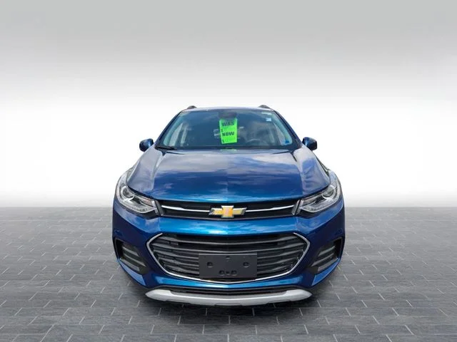 Used 2020 Blue Chevrolet LT image 2