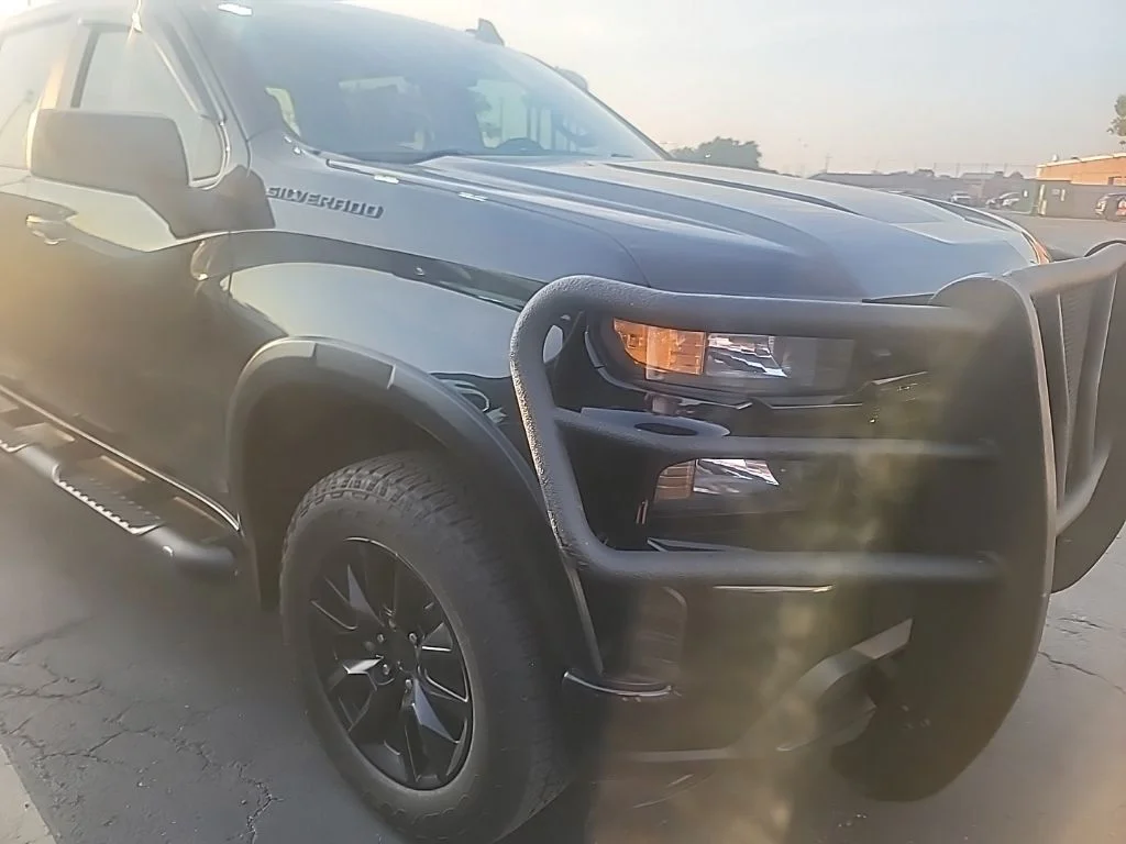 Used 2021 Black Chevrolet Custom image 8