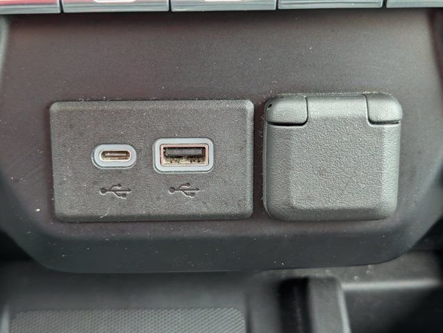 Used 2021 White GMC Denali image 20