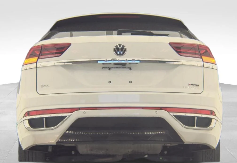 Used 2022 White Volkswagen 2.0T SEL R-Line image 5