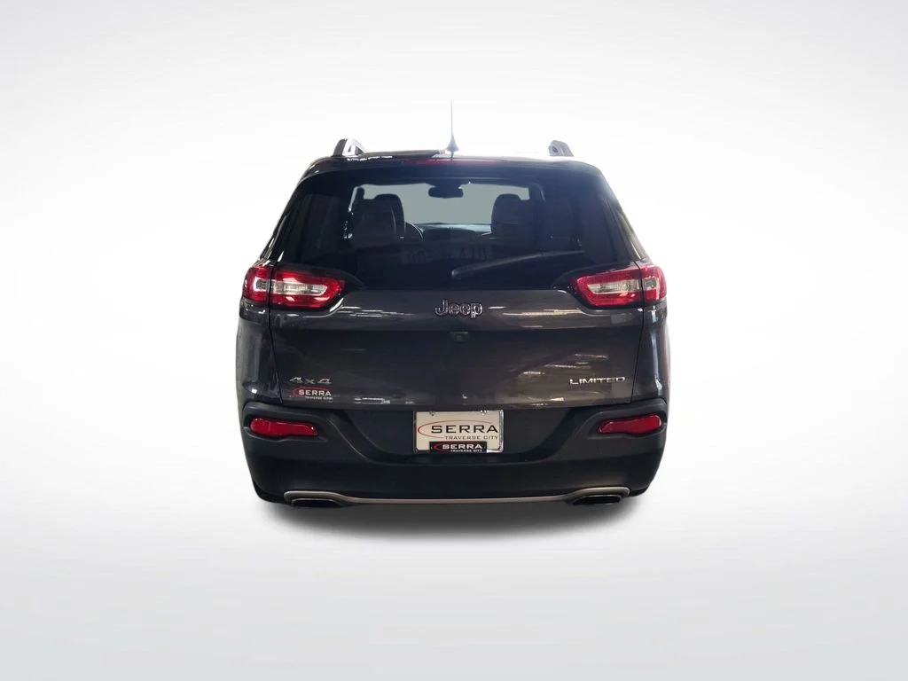 Used 2015 Gray Jeep Limited image 4