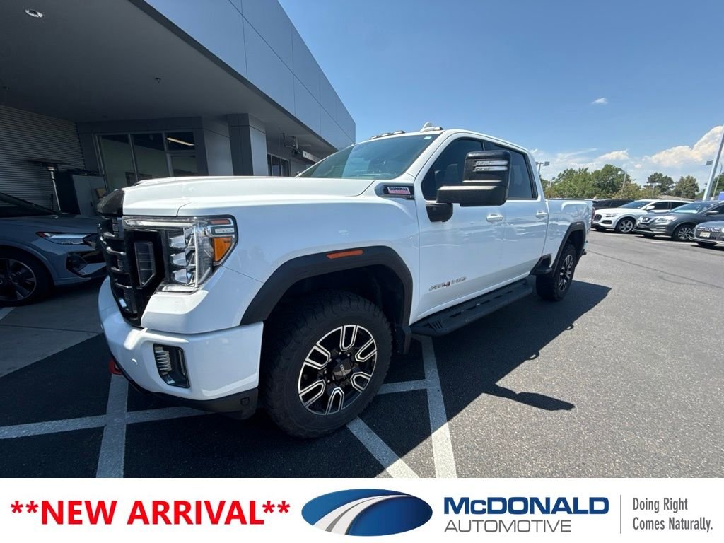 Used 2022 White GMC AT4 image 1