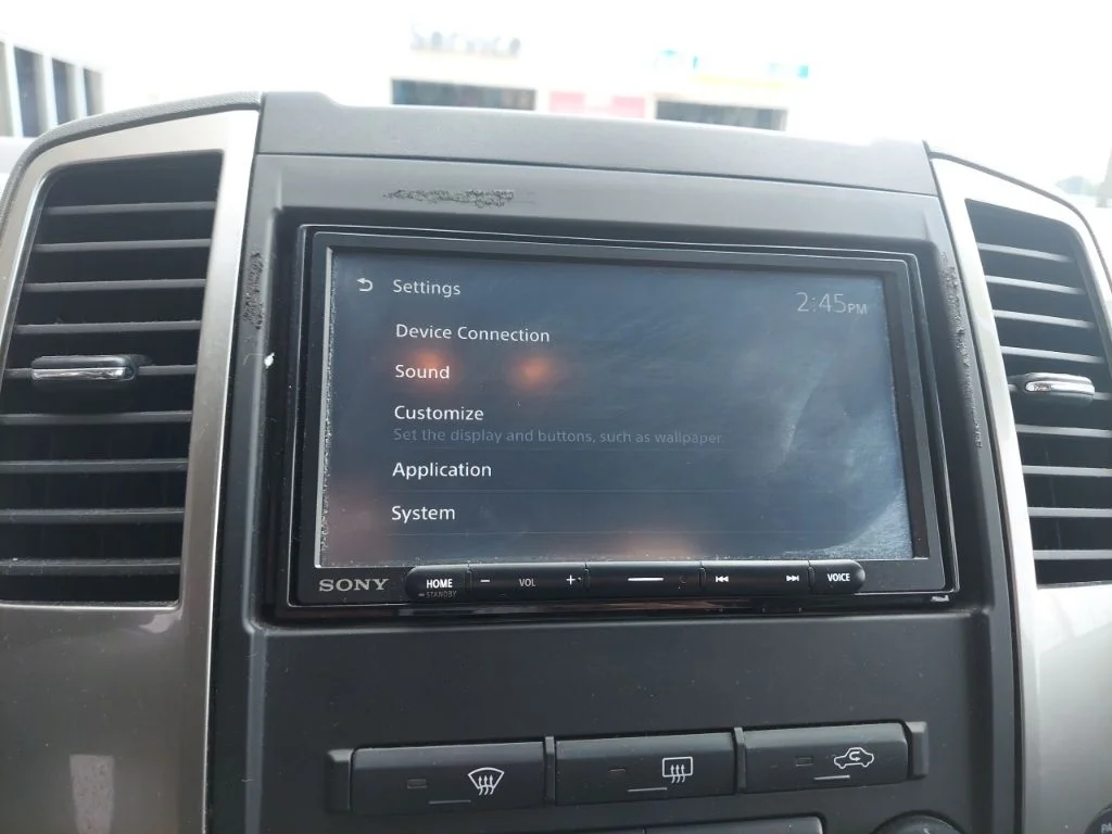 Used 2011 White Nissan SL image 24