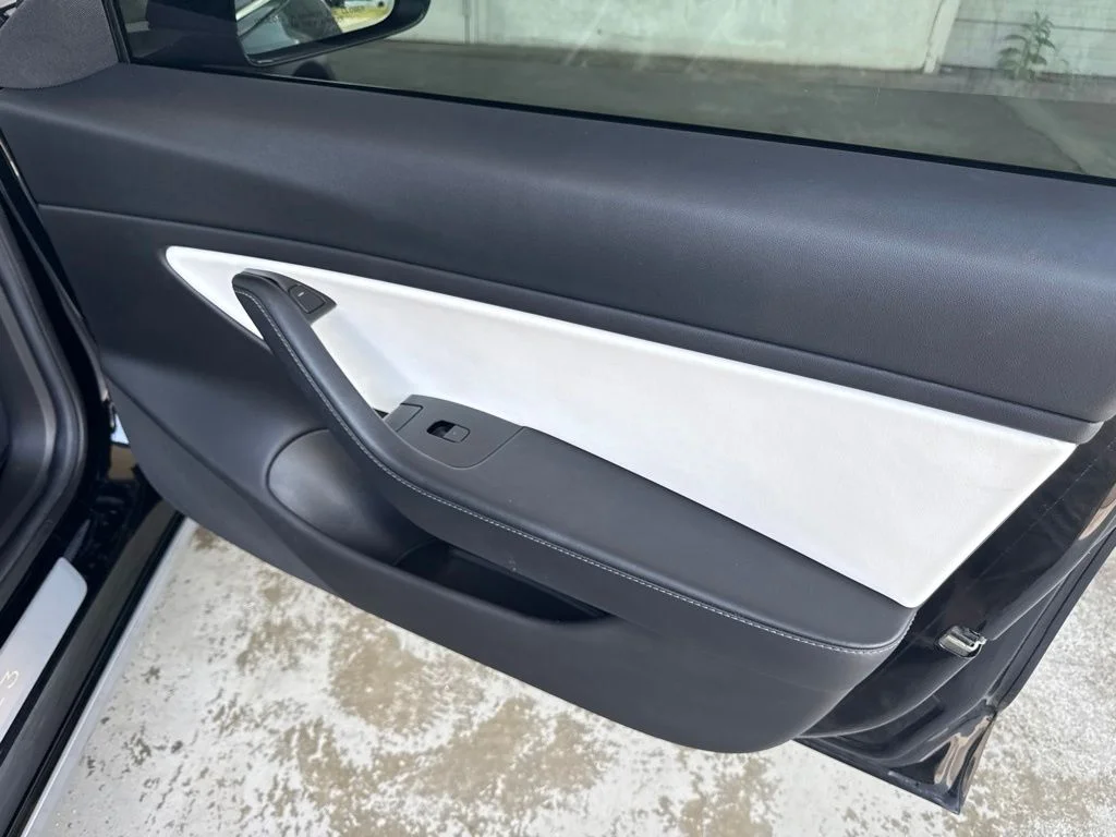 Used 2019 Black Tesla  image 37