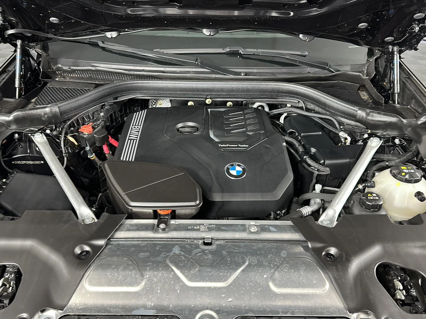 Used 2024 Black Sapphire Metallic BMW xDrive30i image 4