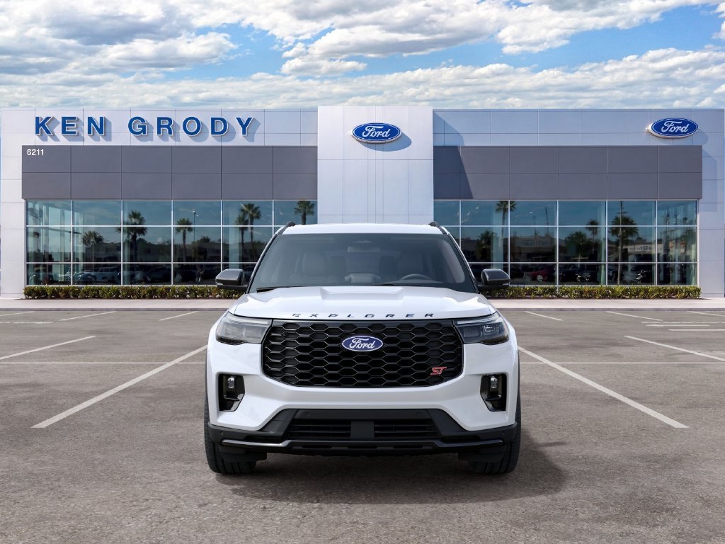 New 2027 Star White Metallic Tri-Coat Ford ST image 7