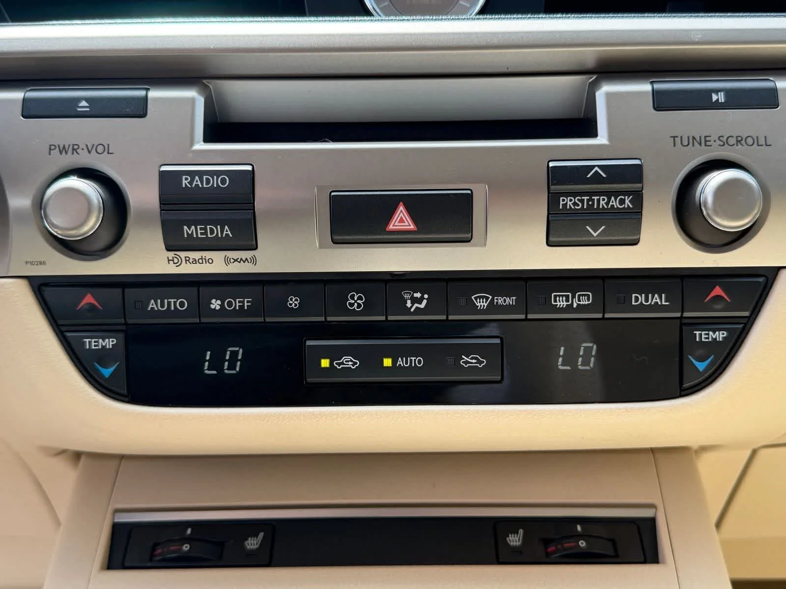 Used 2013 Obsidian Lexus 4dr Sdn image 28