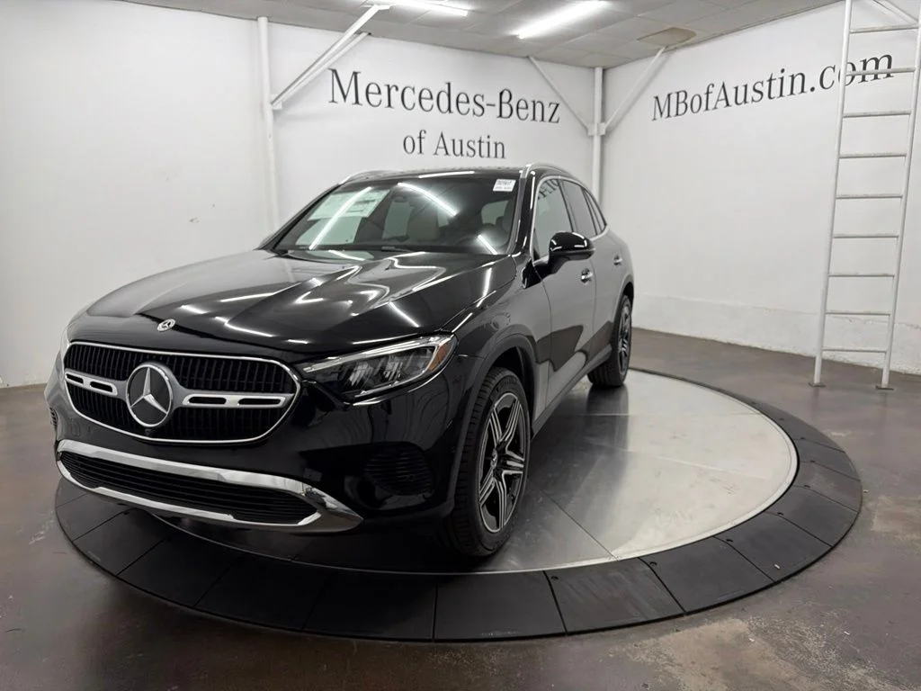 New 2027 Black Mercedes-Benz GLC 300 image 3
