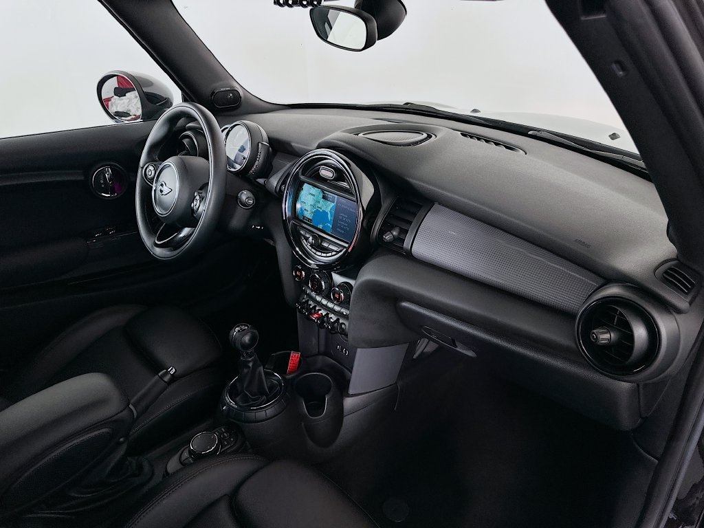 Used 2016 Black MINI Base image 29