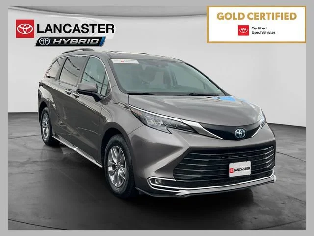2024 Toyota Sienna XLE 7-Passenger Hybrid FWD's photo