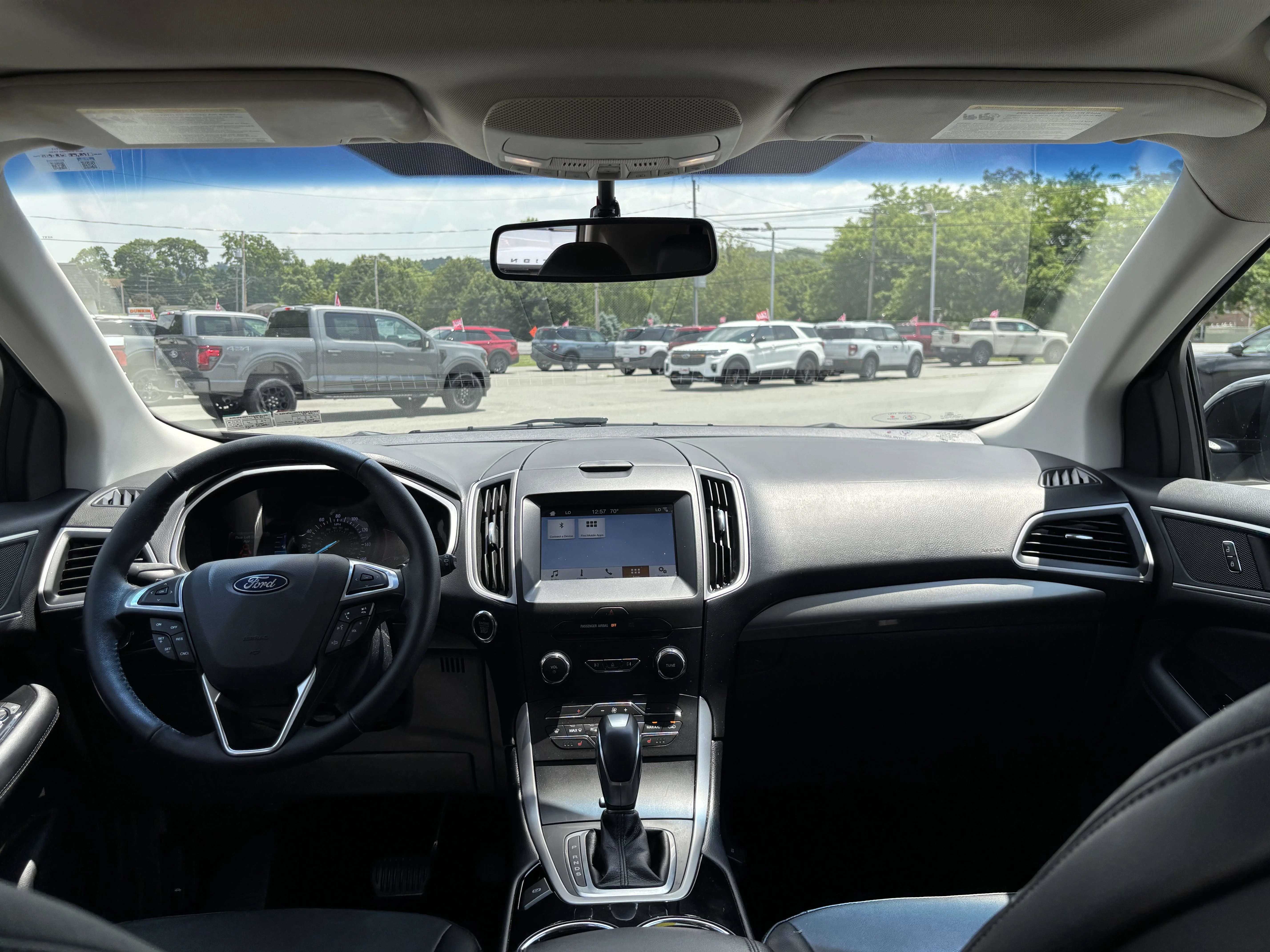 Used 2018 Shadow Black Ford SEL image 10