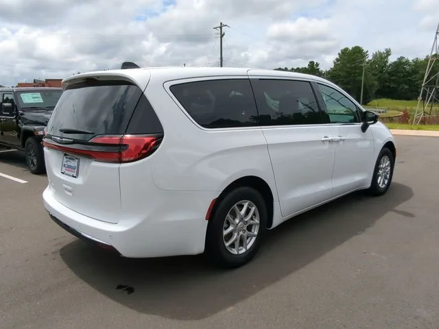 2026 Chrysler Pacifica Select - Photo 19