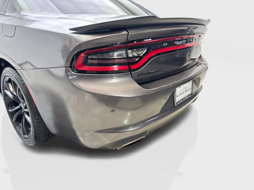 Used 2018 Gray Dodge SXT image 19