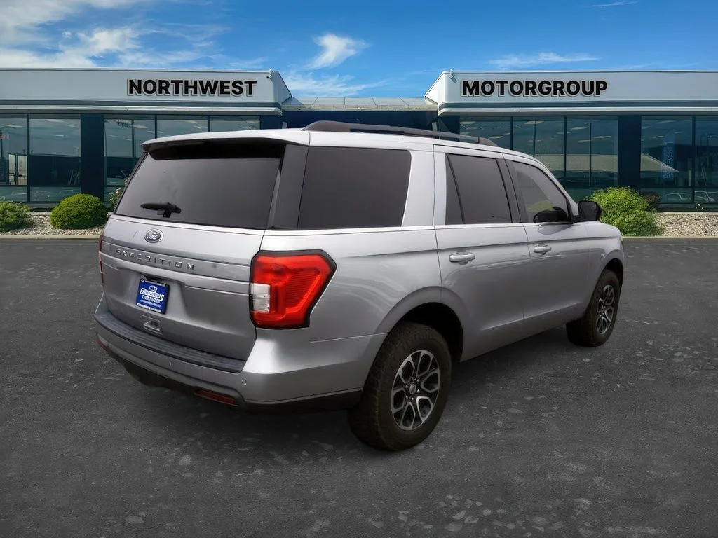 Used 2022 Iconic Silver Metallic Ford XL image 7