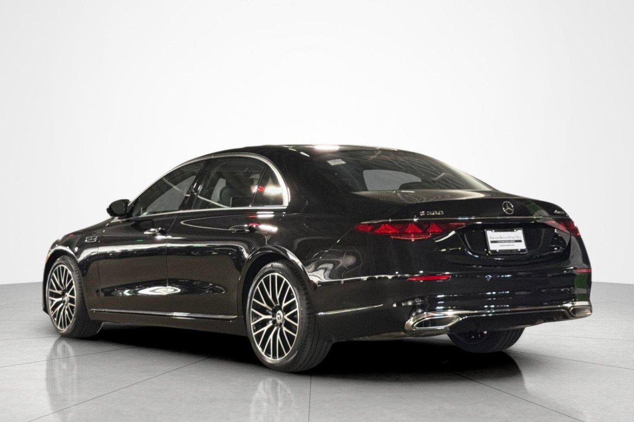 New 2027 Obsidian Black Metallic Mercedes-Benz S 580 4MATIC® Sedan image 3