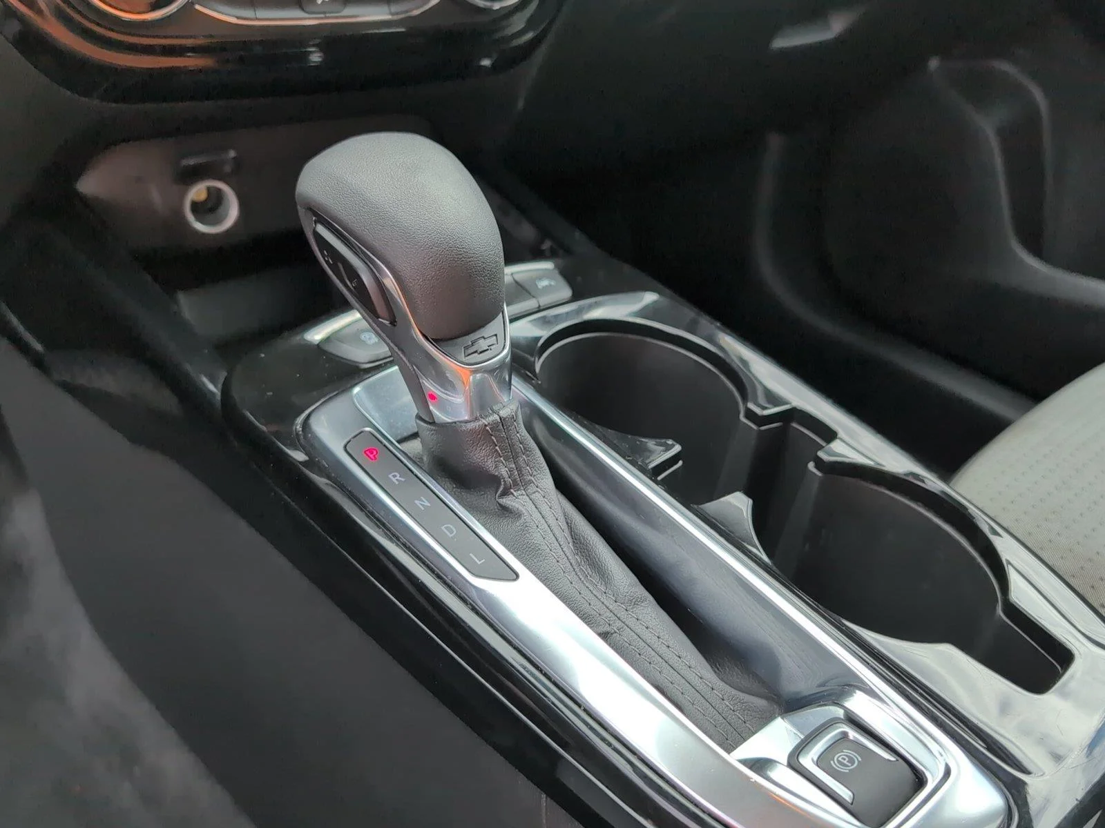 Used 2024 Mosaic Black Metallic Chevrolet LT image 20
