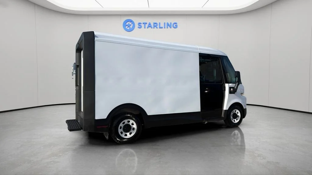 Used 2024 Oyster White BrightDrop EJY image 10