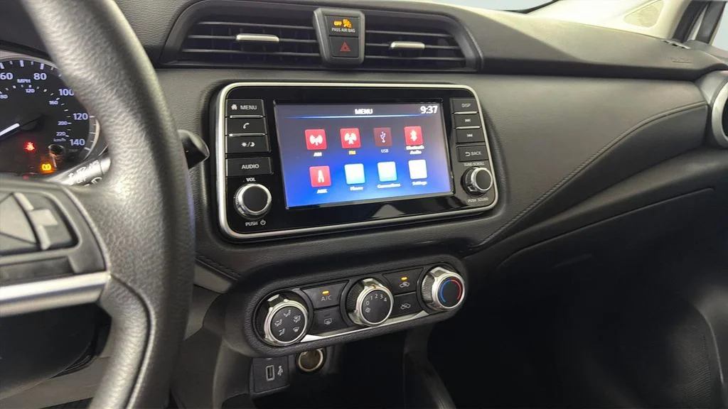 Used 2020 White Nissan 1.6 S image 21
