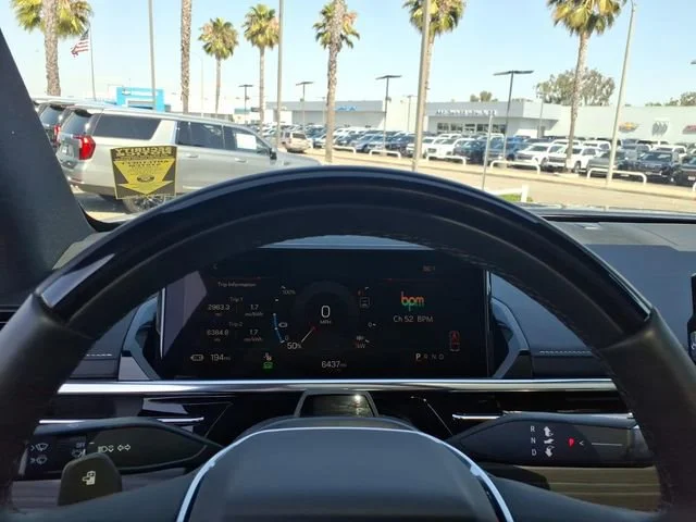 Used 2025 Deep Ocean Metallic GMC Extended Range Denali image 26