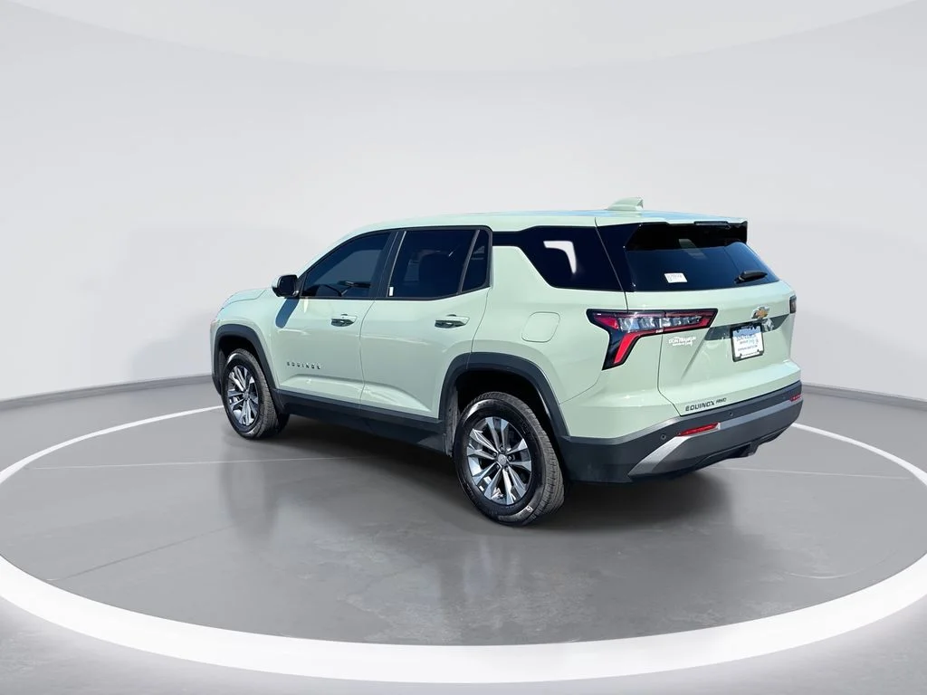 Used 2025 Green Chevrolet LT image 6