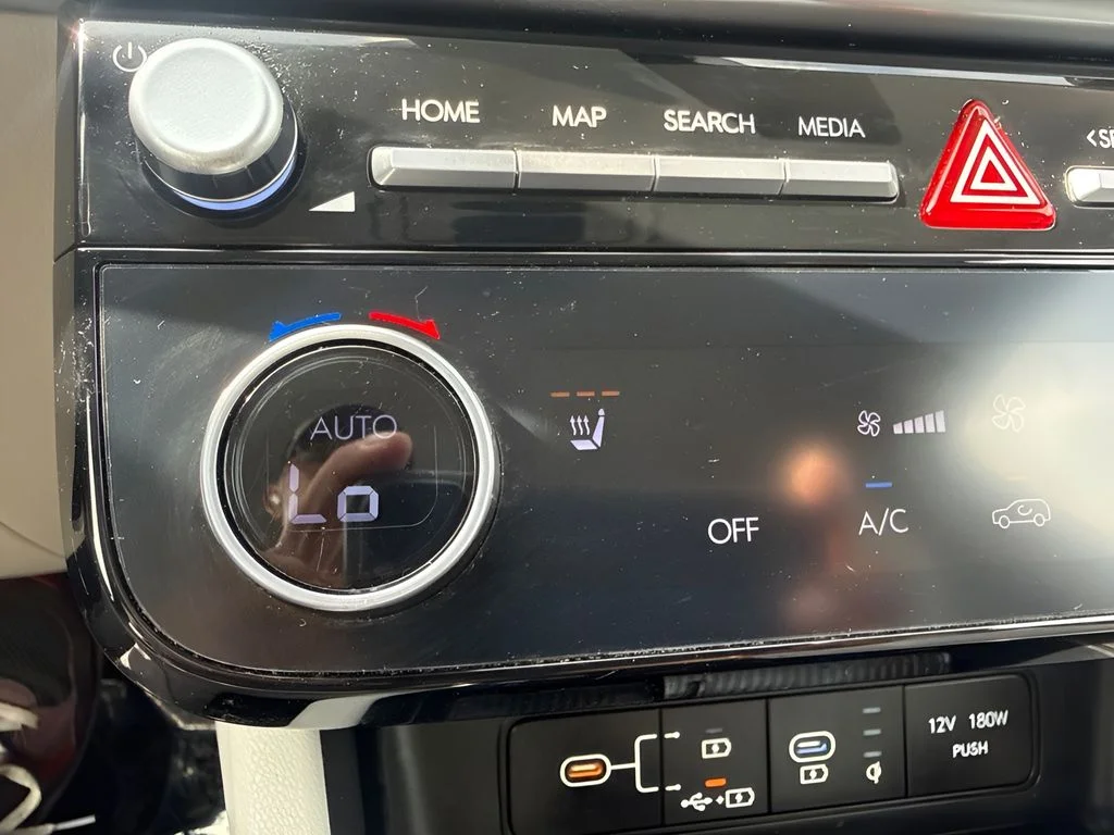 Used 2025 Green Hyundai SEL image 17