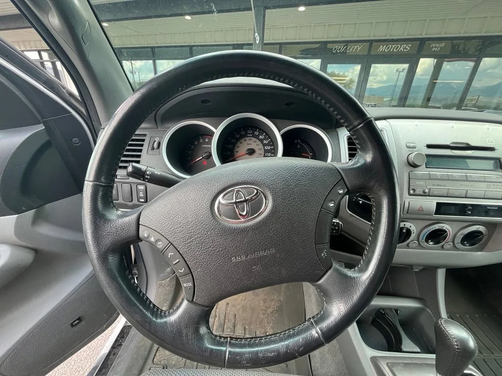 Used 2009 Silver Toyota BASE image 10