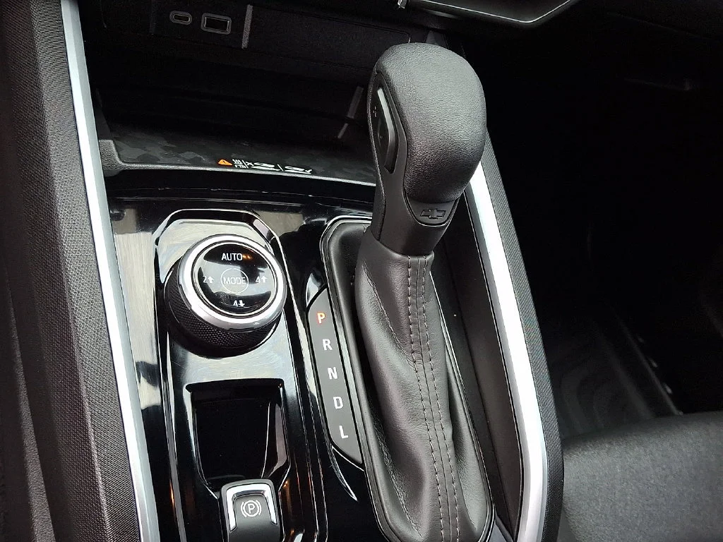 Used 2025 Black Chevrolet Trail Boss image 22