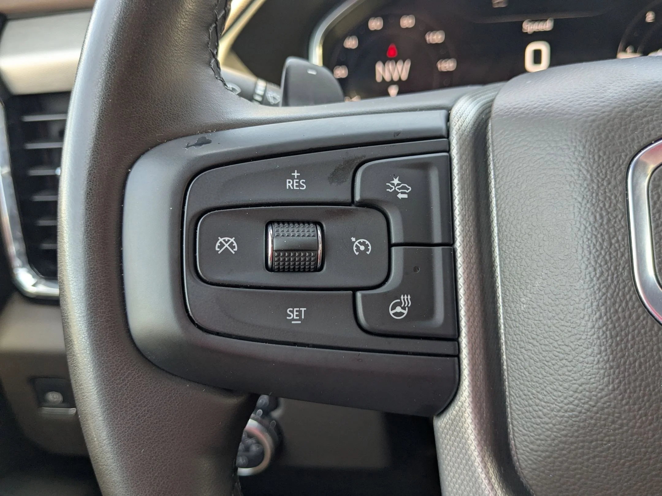 Used 2024 White Frost Tricoat GMC Denali image 18