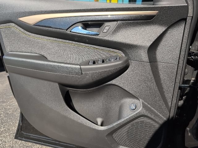 New 2026 Mosaic Black Metallic Chevrolet ACTIV image 15