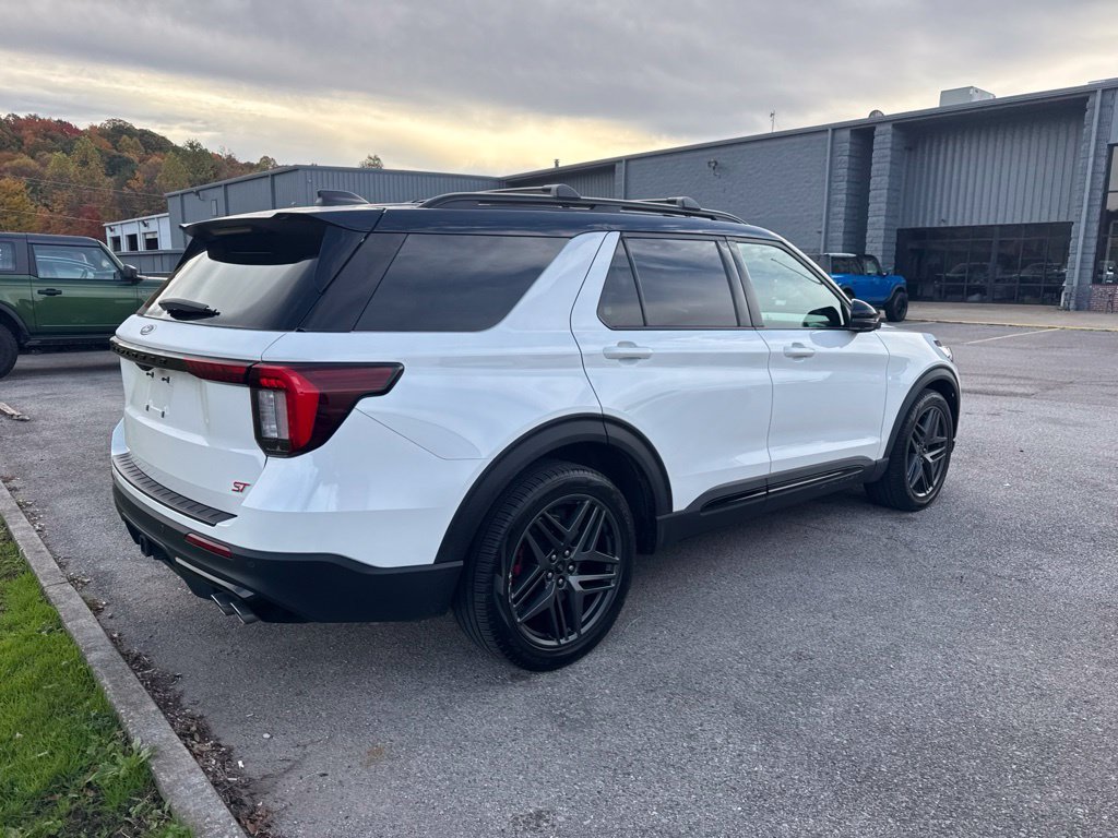 Used 2025 White Ford ST image 11